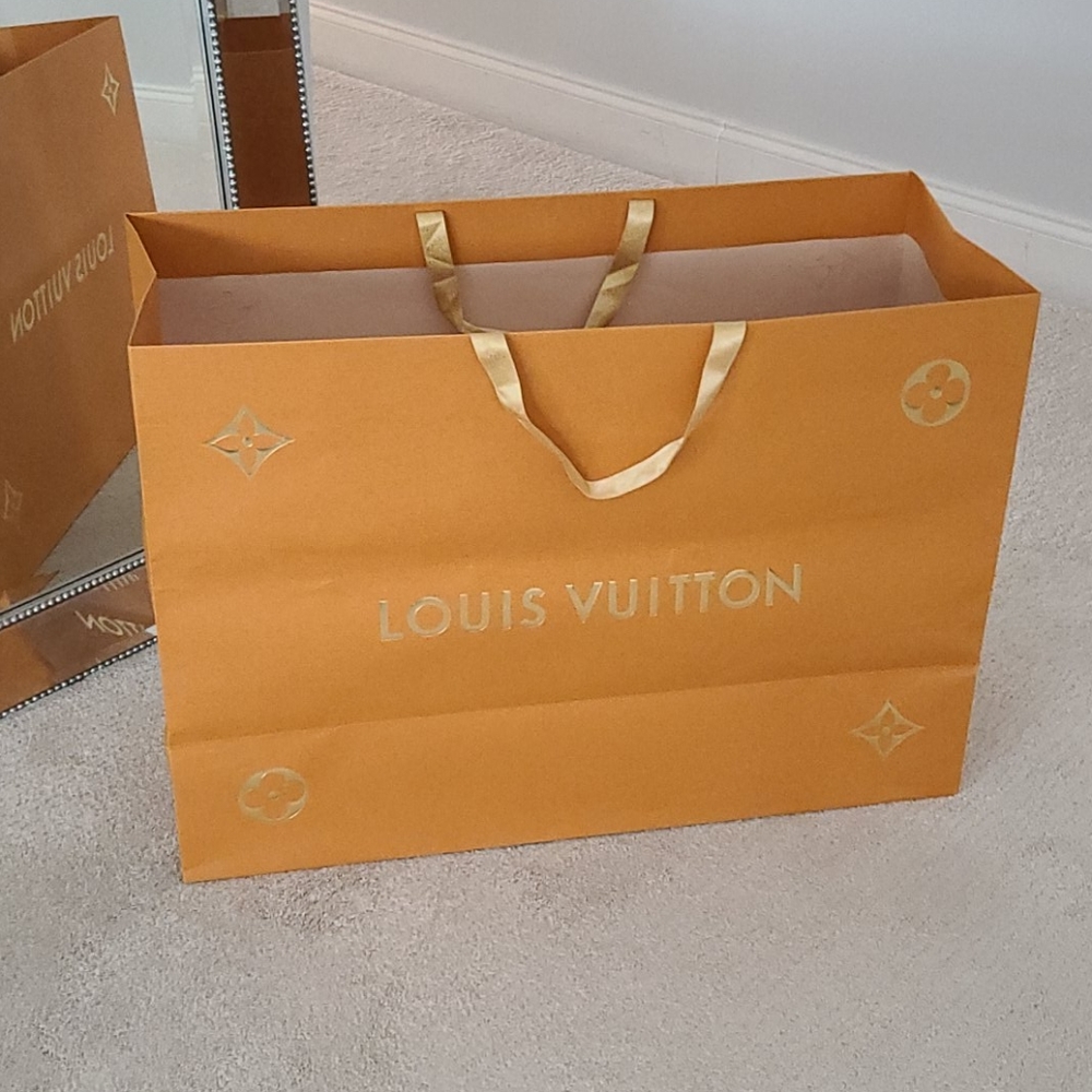 Louis Vuitton very Large Holiday Bag!